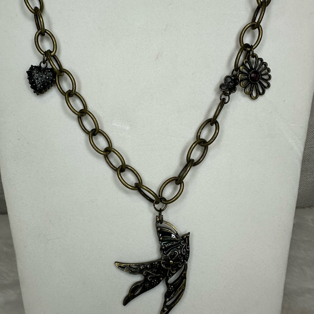 Swallow Bronze Bird Charm Necklace with Romantic Victorian Style